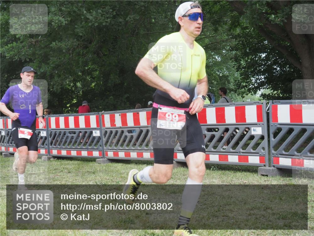 21.06.2025 - 27. Vierlanden-Triathlon KatJ http://msf.ph/oto/8003802 15.06.2025 12:57:21 Ziel 5, 51, 99 meine-sportfotos.de