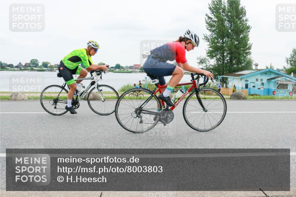 21.06.2025 - 27. Vierlanden-Triathlon H.Heesch http://msf.ph/oto/8003803 15.06.2025 12:54:49 Radfahren 895 meine-sportfotos.de