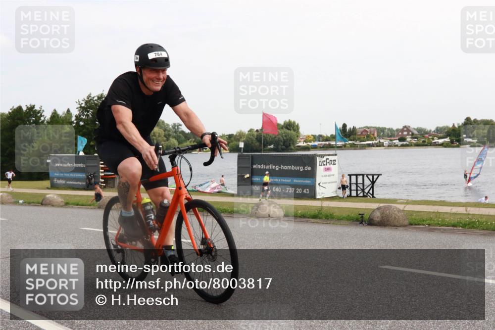21.06.2025 - 27. Vierlanden-Triathlon H.Heesch http://msf.ph/oto/8003817 15.06.2025 11:51:59 Radfahren 208, 784, 928 meine-sportfotos.de