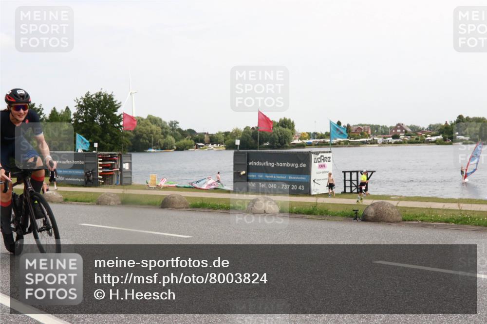 21.06.2025 - 27. Vierlanden-Triathlon H.Heesch http://msf.ph/oto/8003824 15.06.2025 11:52:01 Radfahren 208, 784, 928 meine-sportfotos.de