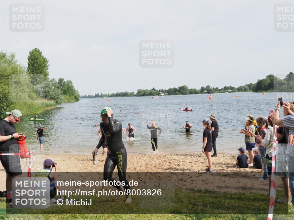 21.06.2025 - 27. Vierlanden-Triathlon MichiJ http://msf.ph/oto/8003826 15.06.2026 10:06:07 Schwimmen 362, 369, 370, 381, 410, 418, 448, 455 meine-sportfotos.de