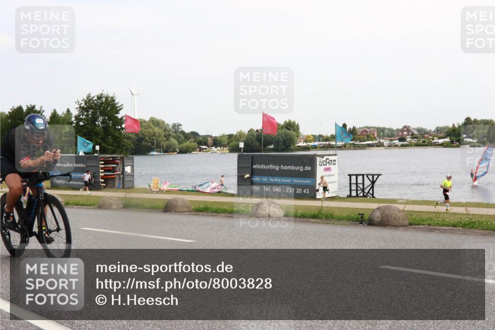 21.06.2025 - 27. Vierlanden-Triathlon H.Heesch http://msf.ph/oto/8003828 15.06.2025 11:52:02 Radfahren 208, 784, 928 meine-sportfotos.de
