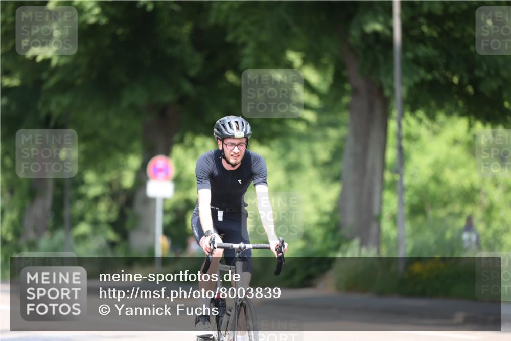 15.06.2025 - 7 Türme Triathlon Yannick Fuchs http://msf.ph/oto/8003839 15.06.2025 12:34:37 Radfahren 258, 334 meine-sportfotos.de
