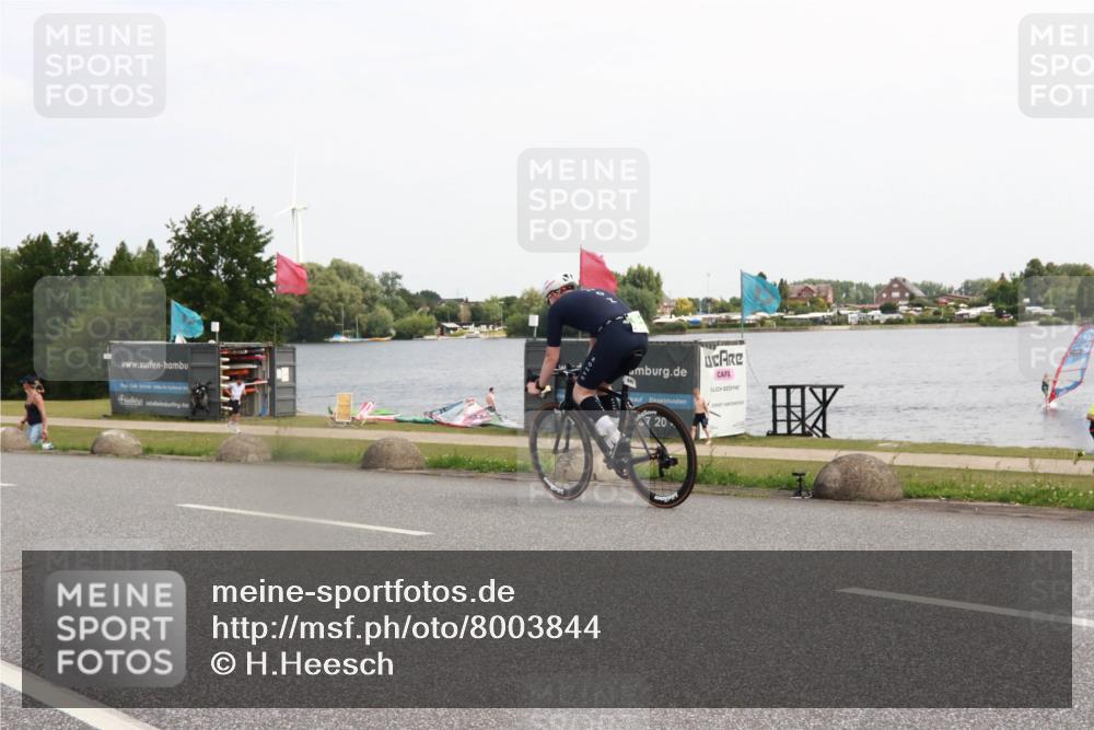 21.06.2025 - 27. Vierlanden-Triathlon H.Heesch http://msf.ph/oto/8003844 15.06.2025 11:52:03 Radfahren 784, 928 meine-sportfotos.de