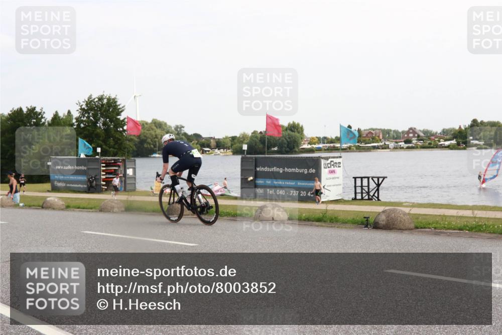 21.06.2025 - 27. Vierlanden-Triathlon H.Heesch http://msf.ph/oto/8003852 15.06.2025 11:52:03 Radfahren 784, 928 meine-sportfotos.de