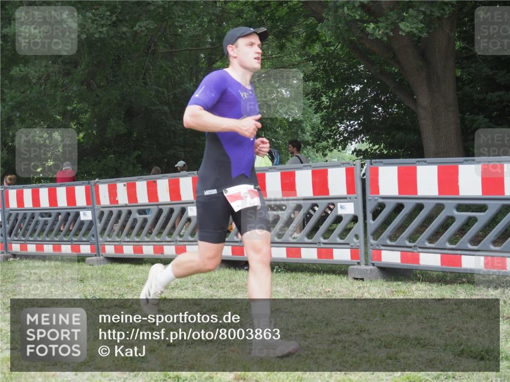 21.06.2025 - 27. Vierlanden-Triathlon KatJ http://msf.ph/oto/8003863 15.06.2025 12:57:22 Ziel 5, 51, 99 meine-sportfotos.de
