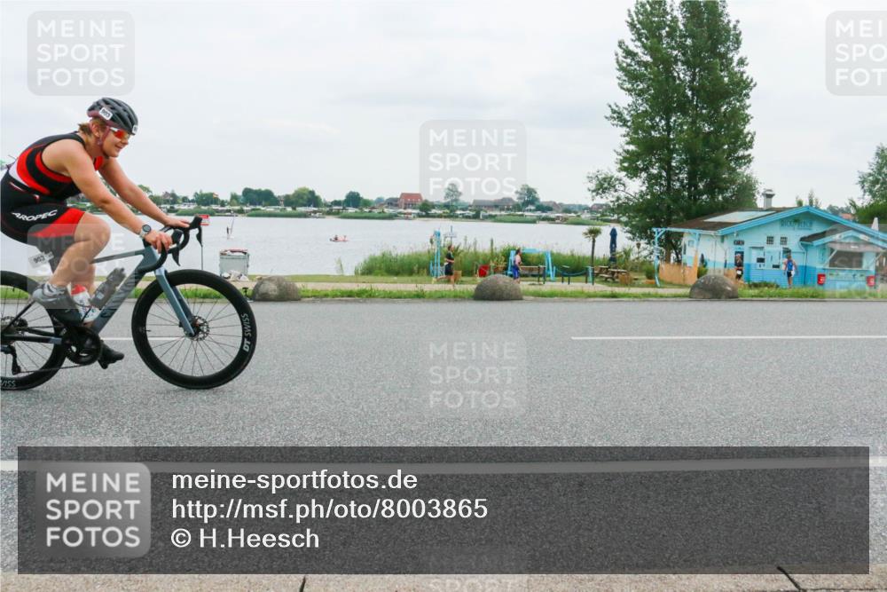 21.06.2025 - 27. Vierlanden-Triathlon H.Heesch http://msf.ph/oto/8003865 15.06.2025 12:56:46 Radfahren 903 meine-sportfotos.de