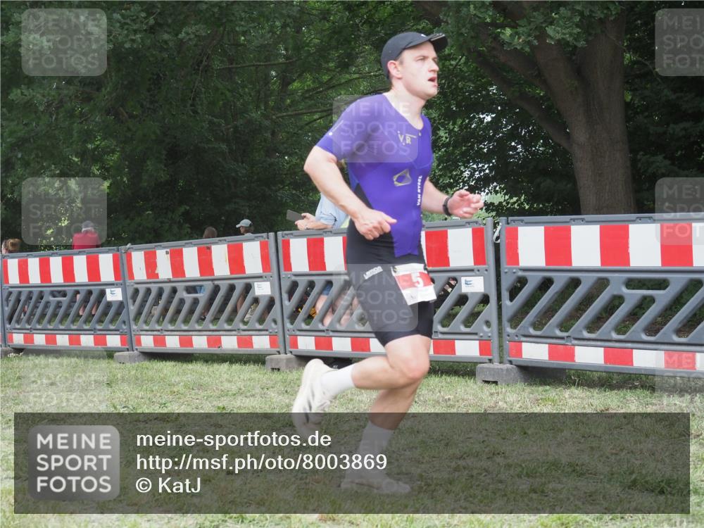 21.06.2025 - 27. Vierlanden-Triathlon KatJ http://msf.ph/oto/8003869 15.06.2025 12:57:22 Ziel 5, 51, 99 meine-sportfotos.de