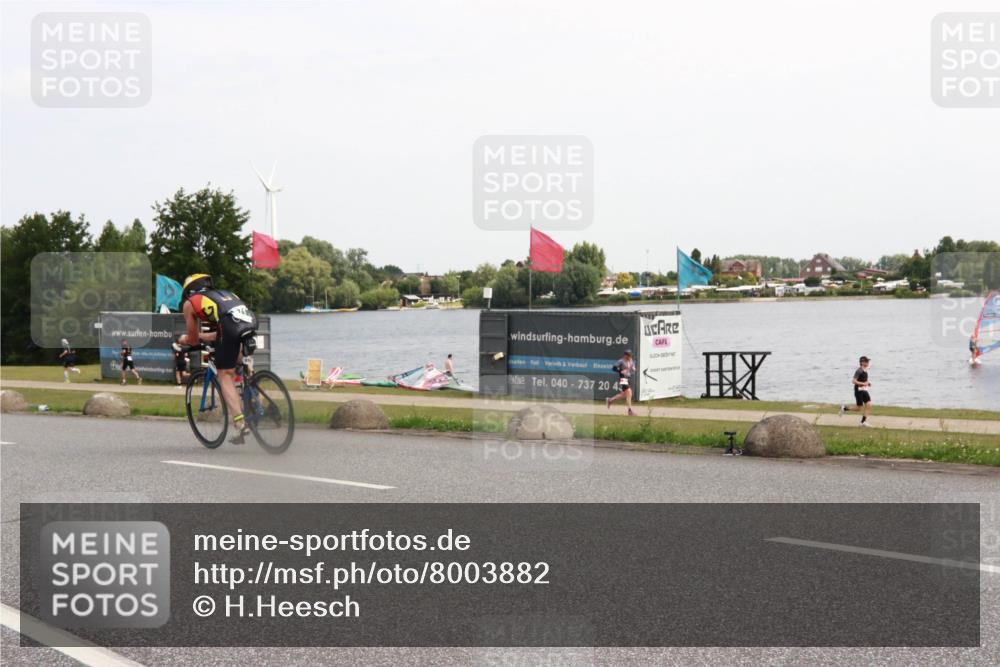 21.06.2025 - 27. Vierlanden-Triathlon H.Heesch http://msf.ph/oto/8003882 15.06.2025 11:52:14 Radfahren 658, 803, 871 meine-sportfotos.de