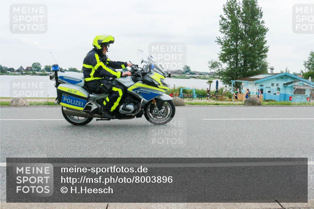 21.06.2025 - 27. Vierlanden-Triathlon H.Heesch http://msf.ph/oto/8003896 15.06.2025 12:56:48 Radfahren 903 meine-sportfotos.de