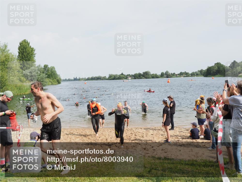 21.06.2025 - 27. Vierlanden-Triathlon MichiJ http://msf.ph/oto/8003940 15.06.2026 10:06:10 Schwimmen 362, 369, 370, 381, 418, 448, 455 meine-sportfotos.de