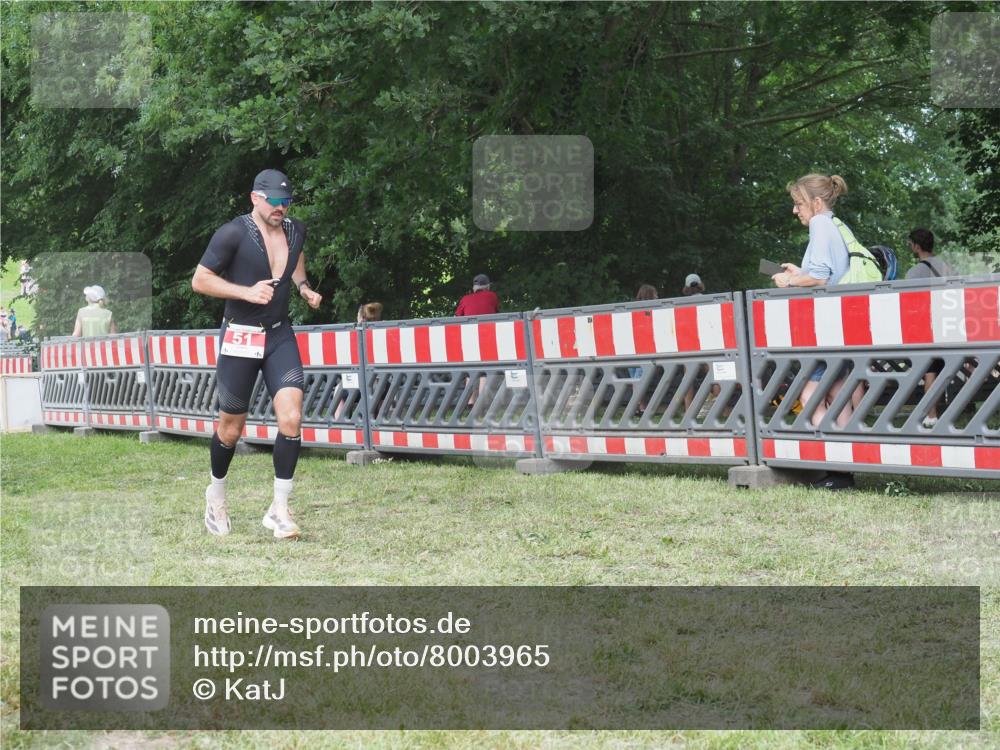 21.06.2025 - 27. Vierlanden-Triathlon KatJ http://msf.ph/oto/8003965 15.06.2025 12:57:25 Ziel 51 meine-sportfotos.de