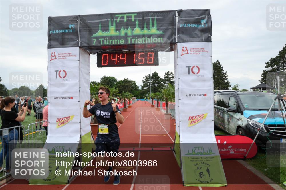 15.06.2025 - 7 Türme Triathlon Michael Strokosch http://msf.ph/oto/8003966 15.06.2025 14:41:58 Ziel 961 meine-sportfotos.de