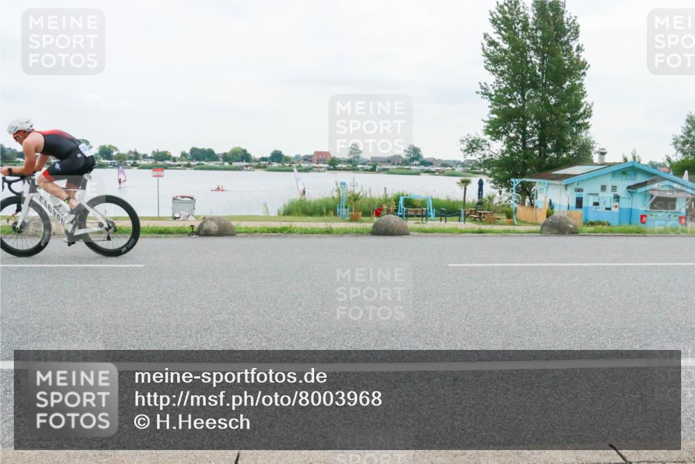 21.06.2025 - 27. Vierlanden-Triathlon H.Heesch http://msf.ph/oto/8003968 15.06.2025 12:57:30 Radfahren 1118 meine-sportfotos.de