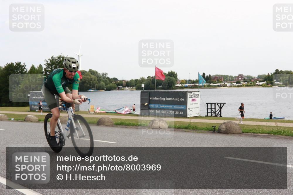 21.06.2025 - 27. Vierlanden-Triathlon H.Heesch http://msf.ph/oto/8003969 15.06.2025 11:52:43 Radfahren 201, 663, 672, 785, 789, 963 meine-sportfotos.de