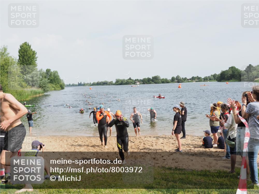 21.06.2025 - 27. Vierlanden-Triathlon MichiJ http://msf.ph/oto/8003972 15.06.2026 10:06:10 Schwimmen 362, 369, 370, 381, 418, 448, 455 meine-sportfotos.de