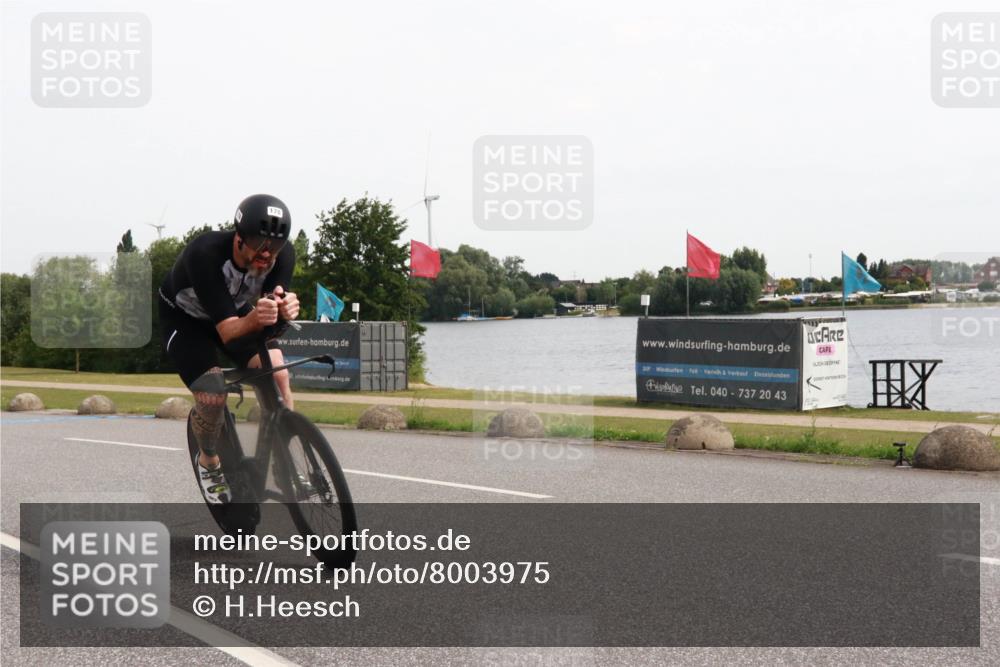 15.06.2025 - 27. Vierlanden-Triathlon H.Heesch http://msf.ph/oto/8003975 15.06.2025 10:31:21 Radfahren 178, 255, 267, 310, 335, 578 meine-sportfotos.de