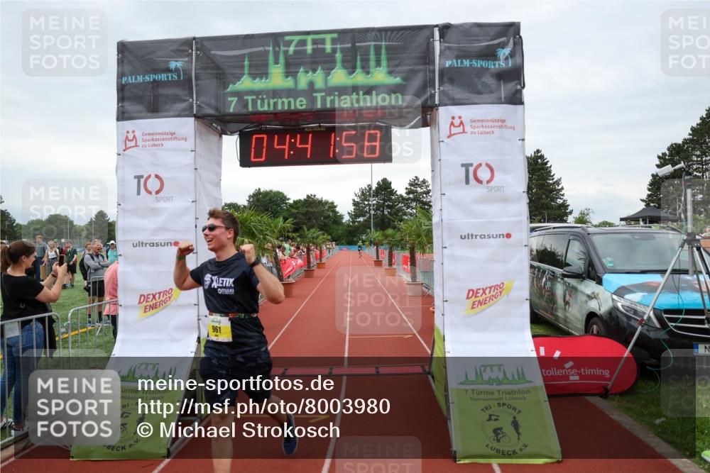 15.06.2025 - 7 Türme Triathlon Michael Strokosch http://msf.ph/oto/8003980 15.06.2025 14:41:58 Ziel 961 meine-sportfotos.de