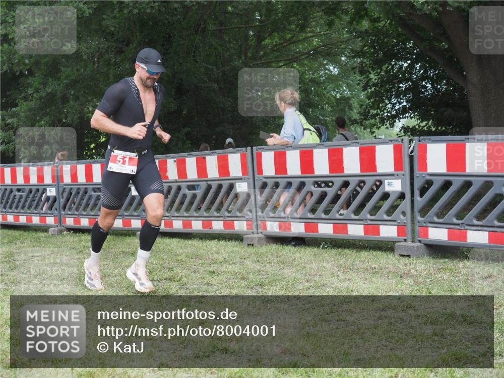 21.06.2025 - 27. Vierlanden-Triathlon KatJ http://msf.ph/oto/8004001 15.06.2025 12:57:25 Ziel 51 meine-sportfotos.de