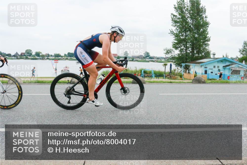 21.06.2025 - 27. Vierlanden-Triathlon H.Heesch http://msf.ph/oto/8004017 15.06.2025 12:57:53 Radfahren 1049, 1050, 1051, 1052 meine-sportfotos.de