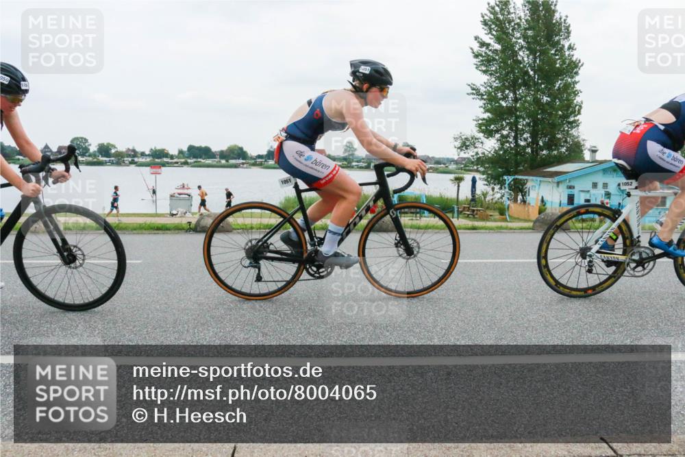 21.06.2025 - 27. Vierlanden-Triathlon H.Heesch http://msf.ph/oto/8004065 15.06.2025 12:57:53 Radfahren 1049, 1050, 1051, 1052 meine-sportfotos.de