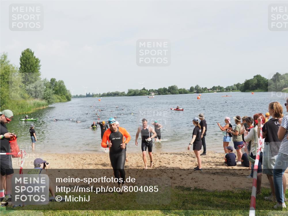21.06.2025 - 27. Vierlanden-Triathlon MichiJ http://msf.ph/oto/8004085 15.06.2026 10:06:12 Schwimmen 362, 369, 370, 381, 418, 447, 448, 455 meine-sportfotos.de