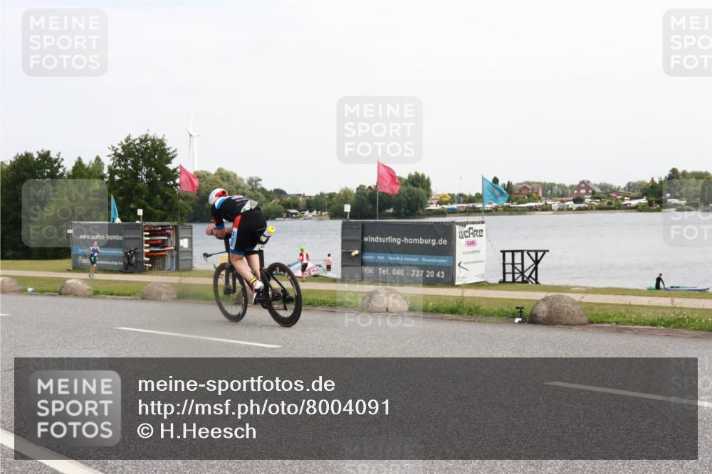 21.06.2025 - 27. Vierlanden-Triathlon H.Heesch http://msf.ph/oto/8004091 15.06.2025 11:53:35 Radfahren 734, 763, 829 meine-sportfotos.de