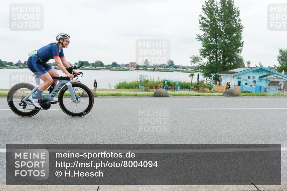 21.06.2025 - 27. Vierlanden-Triathlon H.Heesch http://msf.ph/oto/8004094 15.06.2025 12:58:10 Radfahren 910, 922 meine-sportfotos.de