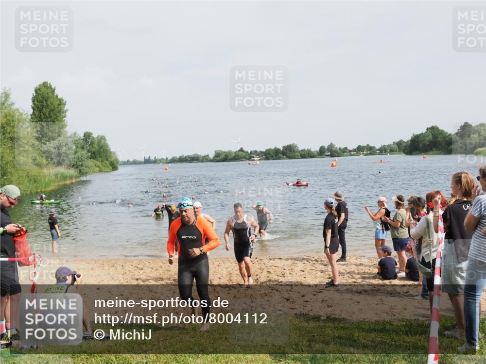 21.06.2025 - 27. Vierlanden-Triathlon MichiJ http://msf.ph/oto/8004112 15.06.2026 10:06:12 Schwimmen 362, 369, 370, 381, 418, 447, 448, 455 meine-sportfotos.de
