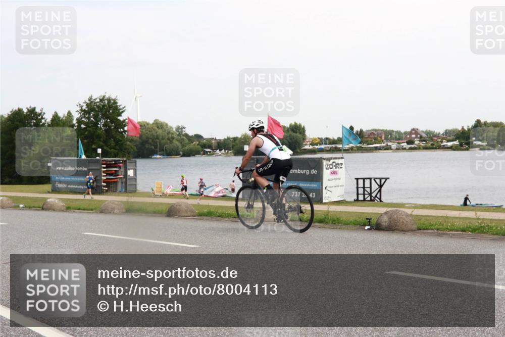 21.06.2025 - 27. Vierlanden-Triathlon H.Heesch http://msf.ph/oto/8004113 15.06.2025 11:53:36 Radfahren 734, 763, 829, 847 meine-sportfotos.de