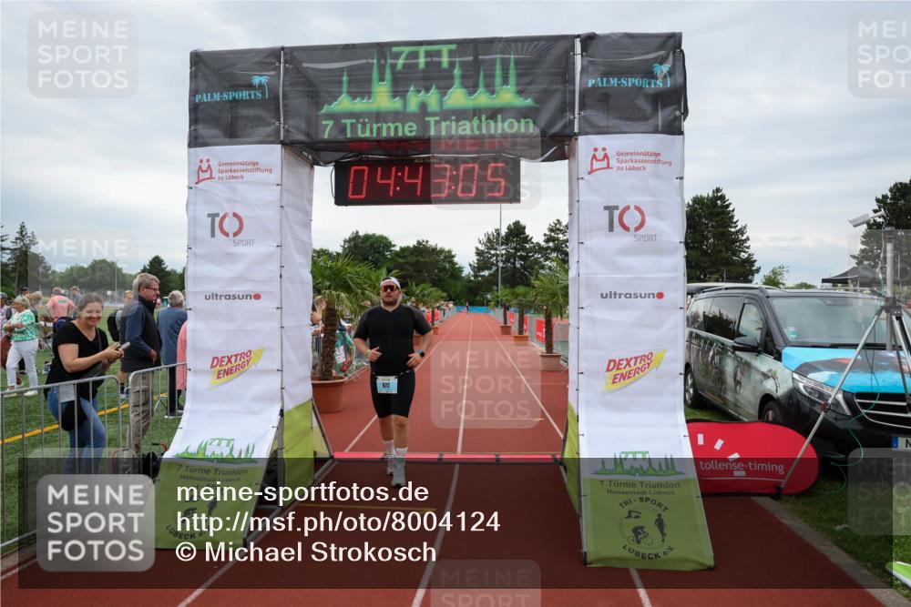 15.06.2025 - 7 Türme Triathlon Michael Strokosch http://msf.ph/oto/8004124 15.06.2025 14:43:05 Ziel 672 meine-sportfotos.de
