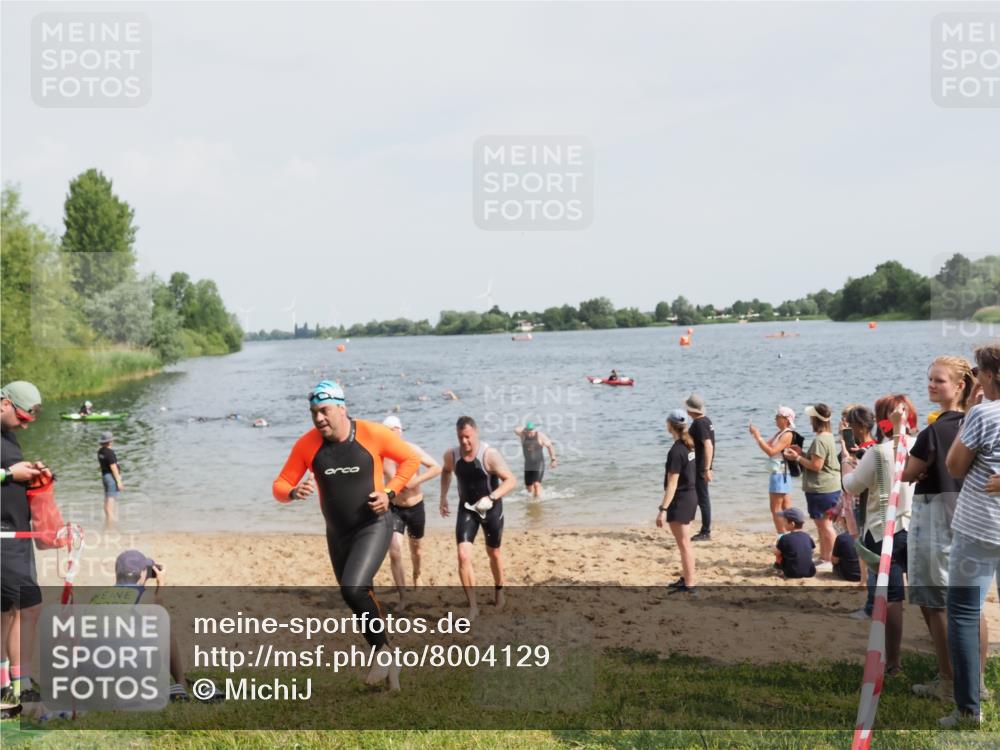 21.06.2025 - 27. Vierlanden-Triathlon MichiJ http://msf.ph/oto/8004129 15.06.2026 10:06:13 Schwimmen 362, 369, 370, 381, 418, 447, 448, 455 meine-sportfotos.de