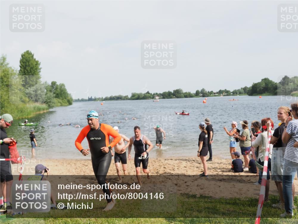 21.06.2025 - 27. Vierlanden-Triathlon MichiJ http://msf.ph/oto/8004146 15.06.2026 10:06:13 Schwimmen 362, 369, 370, 381, 418, 447, 448, 455 meine-sportfotos.de