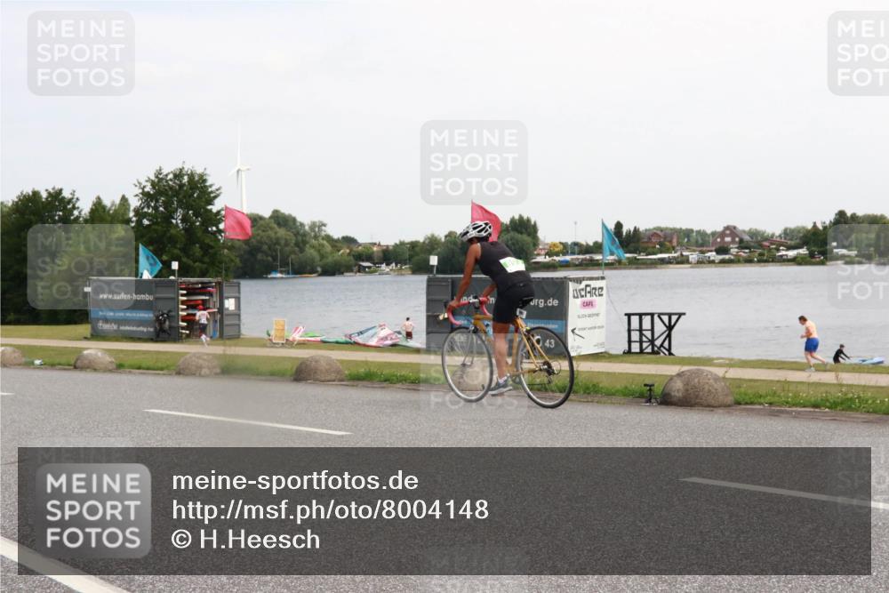 21.06.2025 - 27. Vierlanden-Triathlon H.Heesch http://msf.ph/oto/8004148 15.06.2025 11:53:49 Radfahren  meine-sportfotos.de