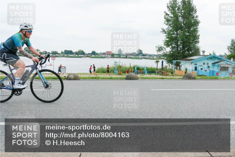 21.06.2025 - 27. Vierlanden-Triathlon H.Heesch http://msf.ph/oto/8004163 15.06.2025 12:58:22 Radfahren 905, 1125 meine-sportfotos.de