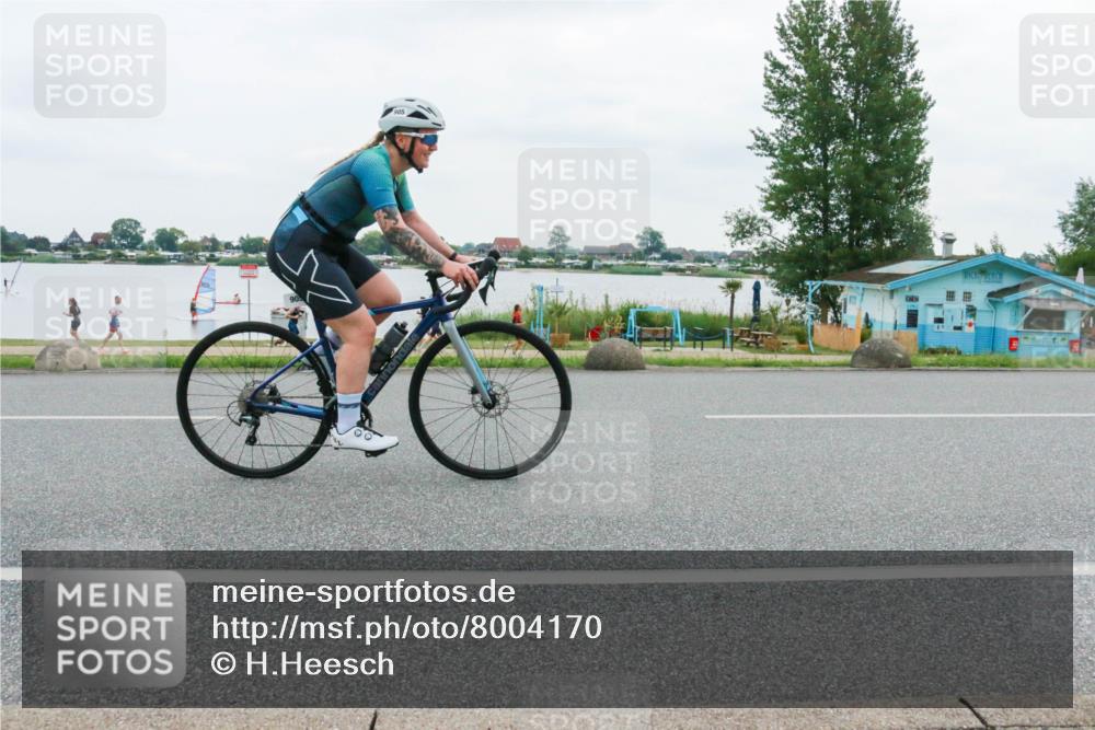 21.06.2025 - 27. Vierlanden-Triathlon H.Heesch http://msf.ph/oto/8004170 15.06.2025 12:58:22 Radfahren 905, 1125 meine-sportfotos.de