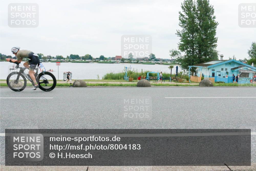 21.06.2025 - 27. Vierlanden-Triathlon H.Heesch http://msf.ph/oto/8004183 15.06.2025 12:58:30 Radfahren 1127 meine-sportfotos.de