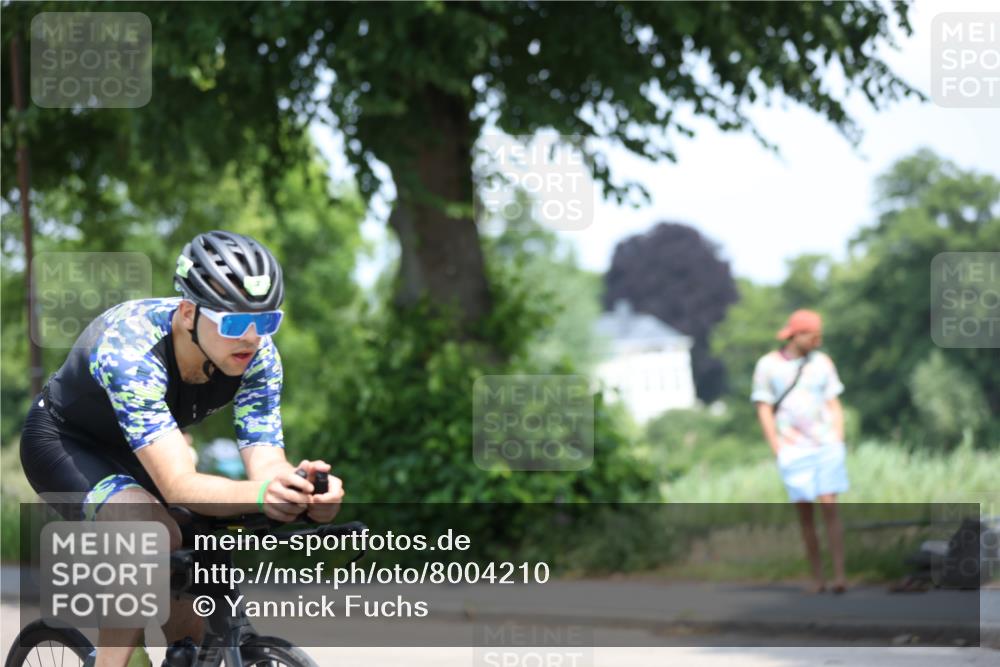 15.06.2025 - 7 Türme Triathlon Yannick Fuchs http://msf.ph/oto/8004210 15.06.2025 12:35:46 Radfahren 280, 522 meine-sportfotos.de