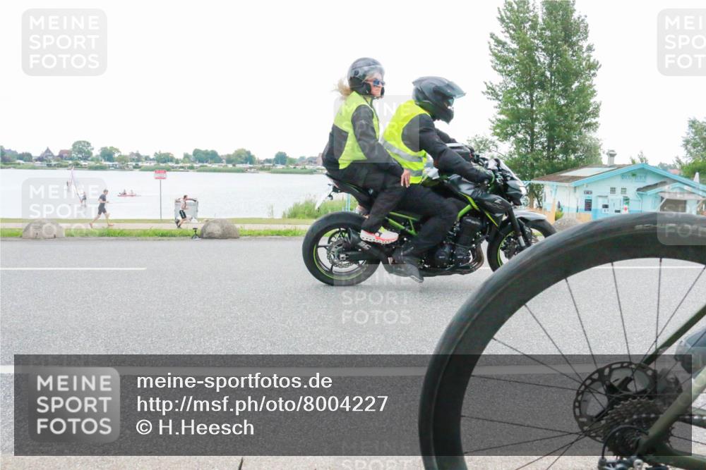 21.06.2025 - 27. Vierlanden-Triathlon H.Heesch http://msf.ph/oto/8004227 15.06.2025 12:58:36 Radfahren 1127 meine-sportfotos.de