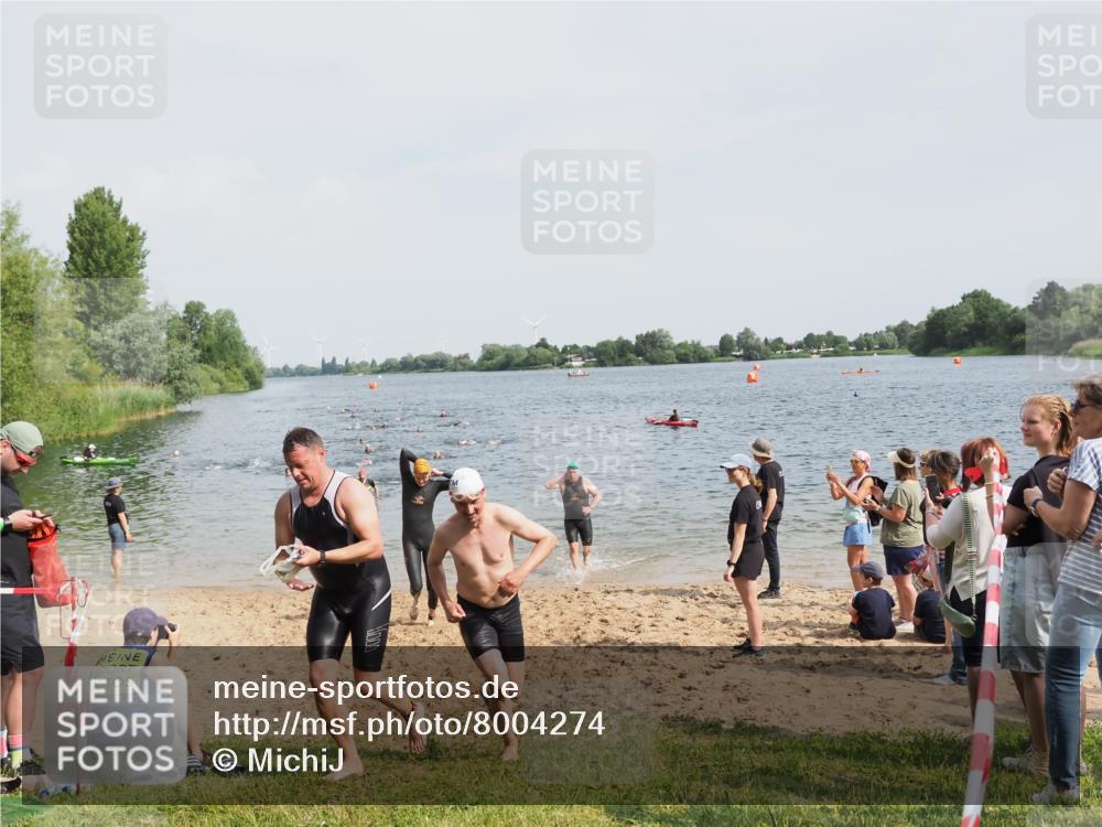 21.06.2025 - 27. Vierlanden-Triathlon MichiJ http://msf.ph/oto/8004274 15.06.2026 10:06:14 Schwimmen 369, 370, 381, 418, 447, 448, 455 meine-sportfotos.de