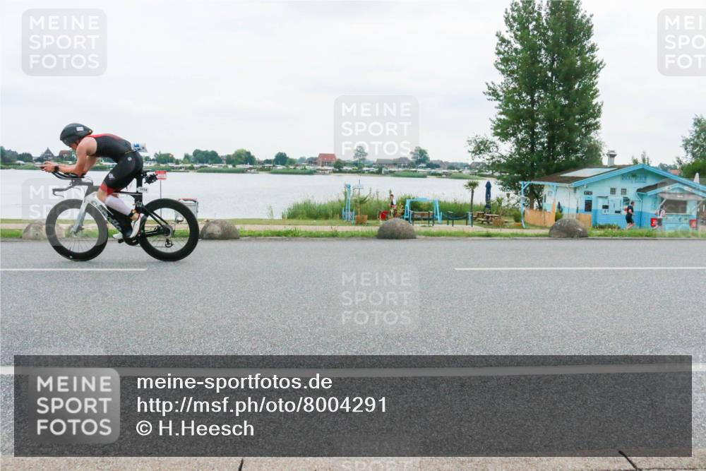 21.06.2025 - 27. Vierlanden-Triathlon H.Heesch http://msf.ph/oto/8004291 15.06.2025 12:58:45 Radfahren 1114, 1141 meine-sportfotos.de