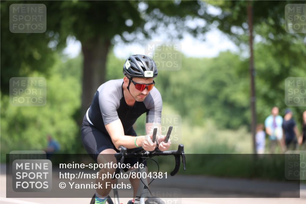 15.06.2025 - 7 Türme Triathlon Yannick Fuchs http://msf.ph/oto/8004381 15.06.2025 12:36:00 Radfahren 228, 243, 333 meine-sportfotos.de