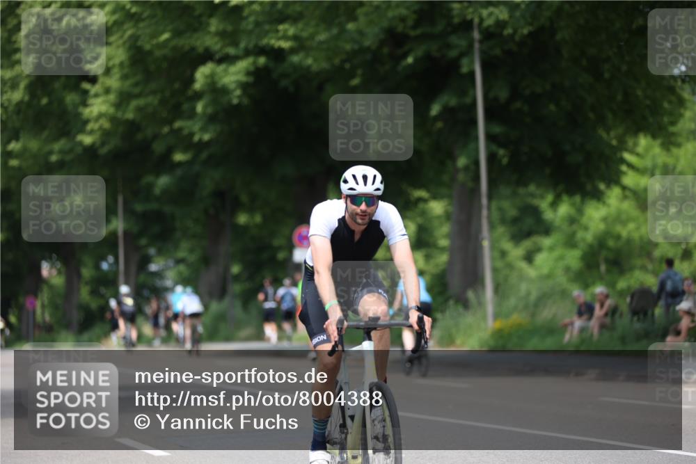 15.06.2025 - 7 Türme Triathlon Yannick Fuchs http://msf.ph/oto/8004388 15.06.2025 13:17:22 Radfahren 648, 819, 823 meine-sportfotos.de