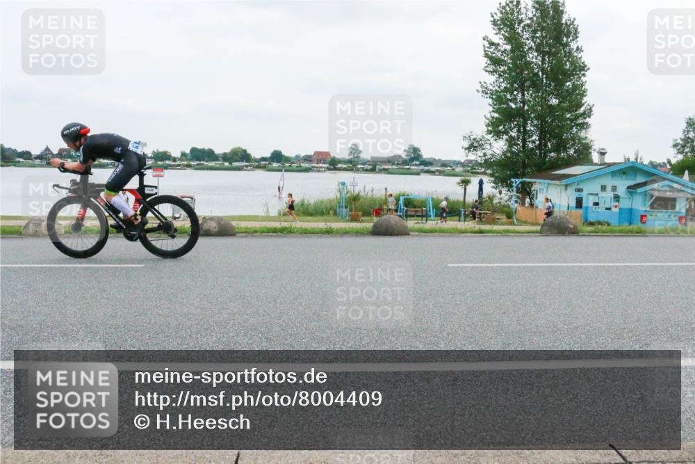 21.06.2025 - 27. Vierlanden-Triathlon H.Heesch http://msf.ph/oto/8004409 15.06.2025 12:59:05 Radfahren 900, 1147 meine-sportfotos.de