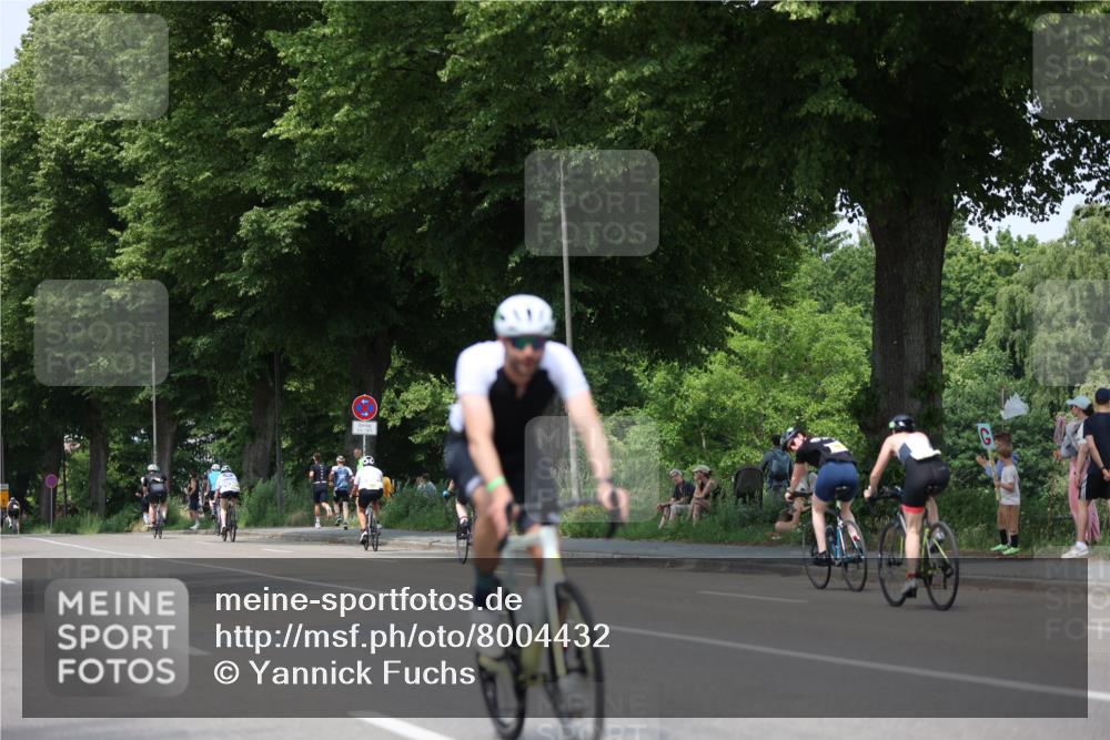 15.06.2025 - 7 Türme Triathlon Yannick Fuchs http://msf.ph/oto/8004432 15.06.2025 13:17:23 Radfahren 648, 819, 823 meine-sportfotos.de