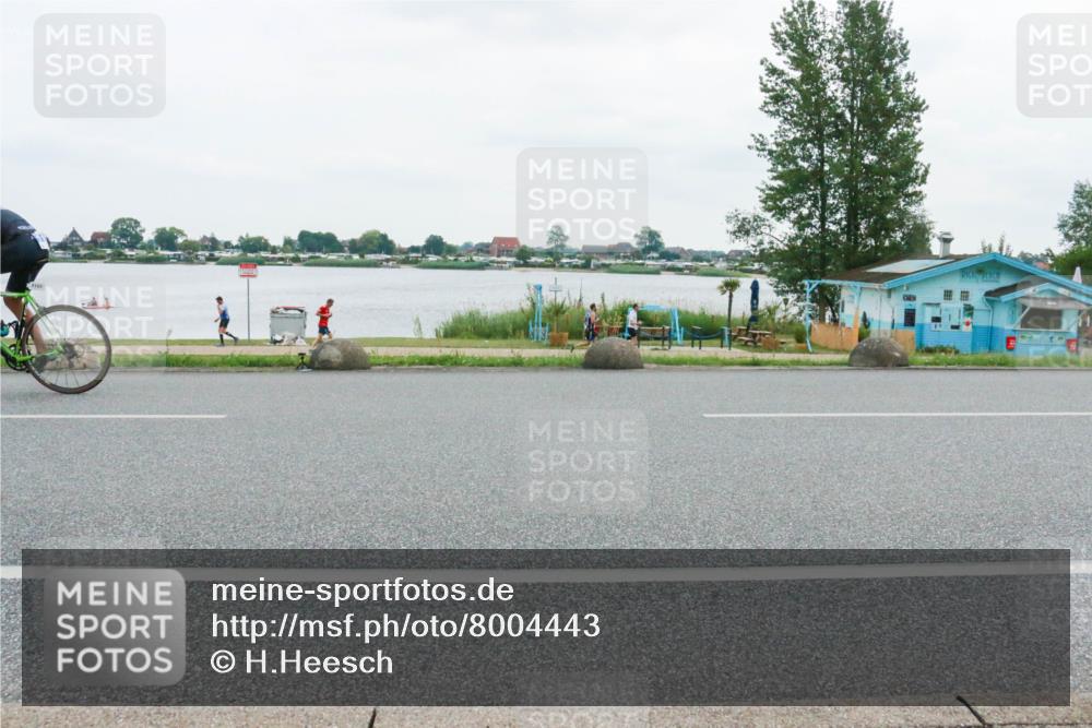 21.06.2025 - 27. Vierlanden-Triathlon H.Heesch http://msf.ph/oto/8004443 15.06.2025 12:59:18 Radfahren 1103, 1162 meine-sportfotos.de