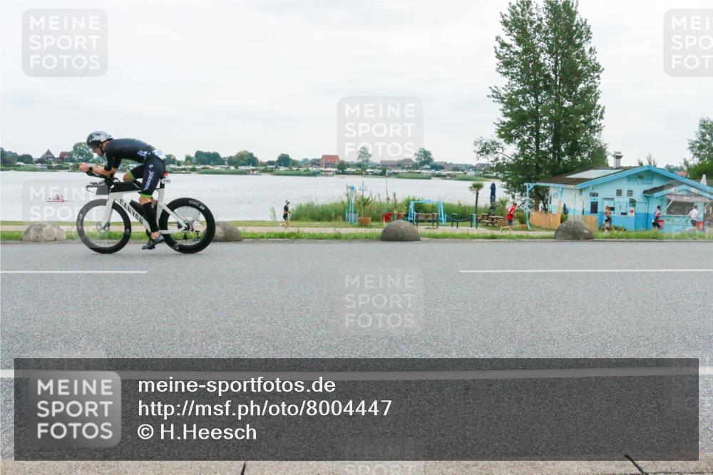 21.06.2025 - 27. Vierlanden-Triathlon H.Heesch http://msf.ph/oto/8004447 15.06.2025 12:59:22 Radfahren 1053, 1054, 1055, 1056, 1103, 1153 meine-sportfotos.de