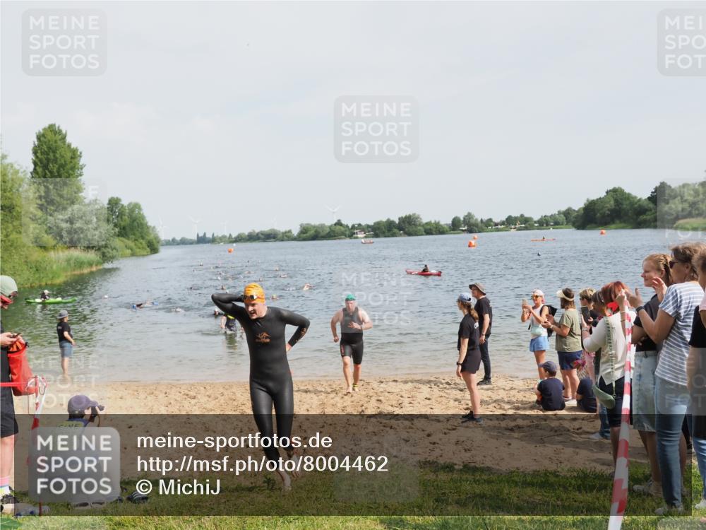 21.06.2025 - 27. Vierlanden-Triathlon MichiJ http://msf.ph/oto/8004462 15.06.2026 10:06:17 Schwimmen 369, 370, 381, 418, 447, 455 meine-sportfotos.de