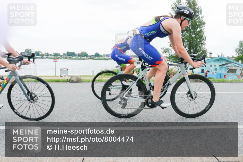 21.06.2025 - 27. Vierlanden-Triathlon H.Heesch http://msf.ph/oto/8004474 15.06.2025 12:59:24 Radfahren 1053, 1054, 1055, 1056, 1103, 1153 meine-sportfotos.de