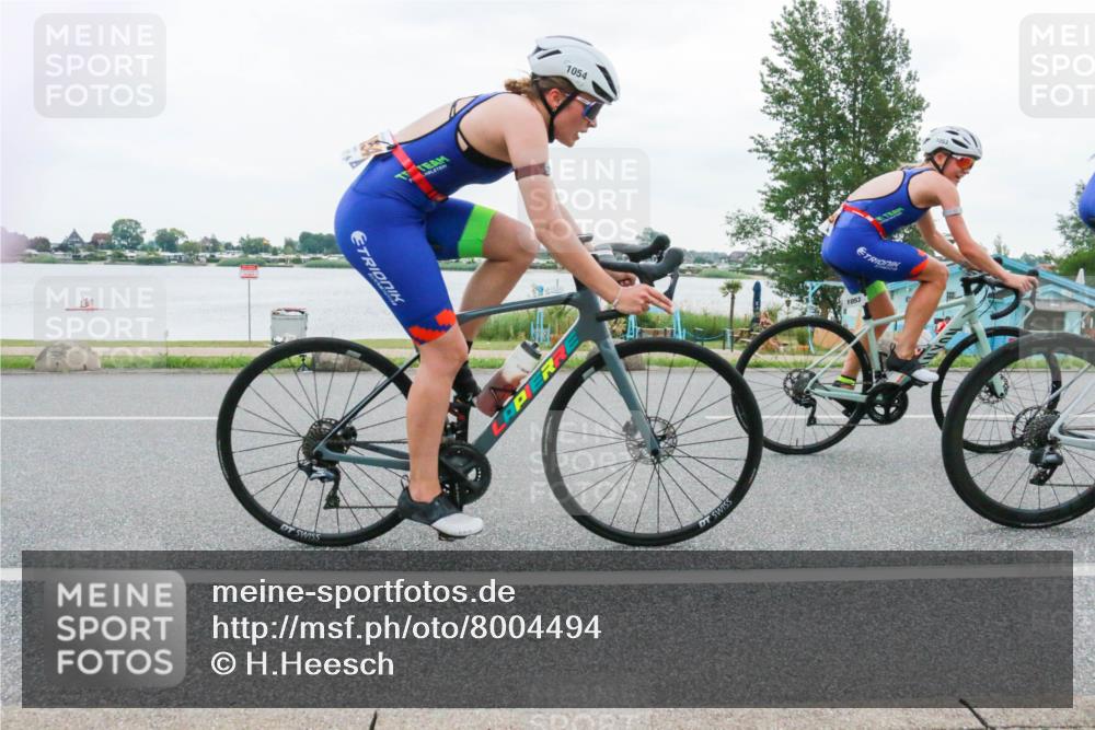 21.06.2025 - 27. Vierlanden-Triathlon H.Heesch http://msf.ph/oto/8004494 15.06.2025 12:59:24 Radfahren 1053, 1054, 1055, 1056, 1103, 1153 meine-sportfotos.de